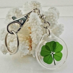 five_leaf_clover_acrylic_charm_keychain_1.jpg