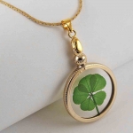 five_leaf_clover_gold_charm_necklace_1.jpg